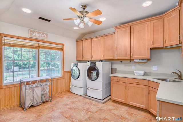 8 Woodridge Lane, New Fairfield, CT 06812