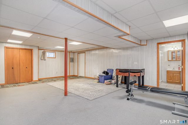 8 Woodridge Lane, New Fairfield, CT 06812