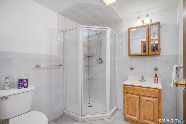 8 Woodridge Lane, New Fairfield, CT 06812