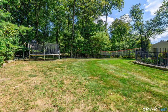 8 Woodridge Lane, New Fairfield, CT 06812