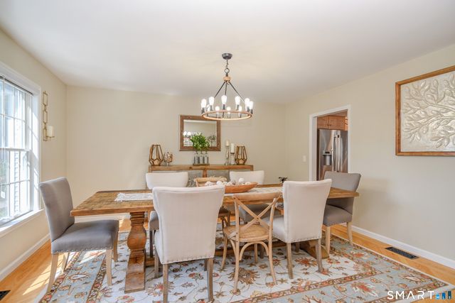 8 Woodridge Lane, New Fairfield, CT 06812