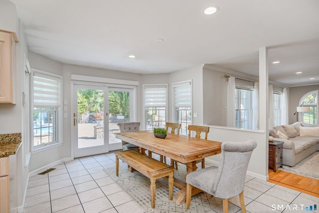 8 Woodridge Lane, New Fairfield, CT 06812