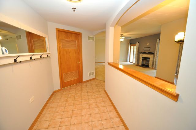 11535 SETTLERS POND Way 1C, Orland Park, IL 60467