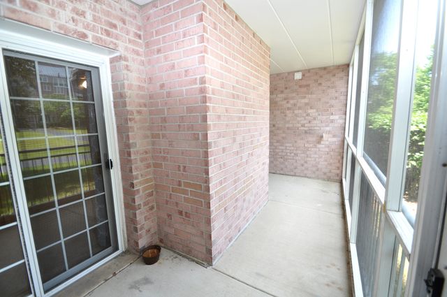 11535 SETTLERS POND Way 1C, Orland Park, IL 60467