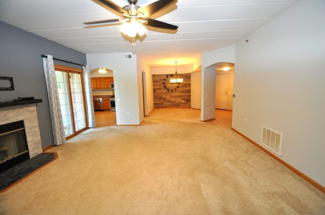 11535 SETTLERS POND Way 1C, Orland Park, IL 60467