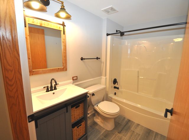 11535 SETTLERS POND Way 1C, Orland Park, IL 60467