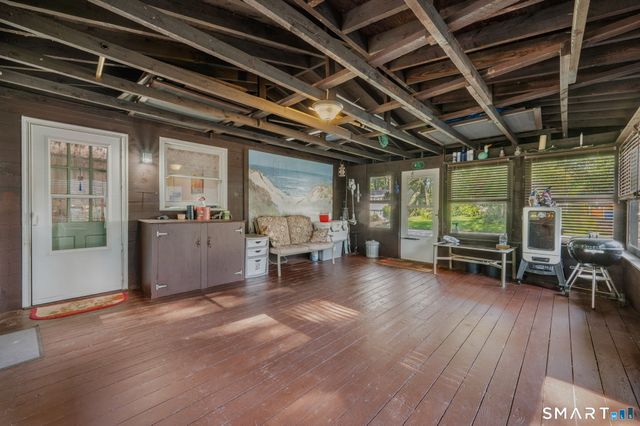 42 Oak Hill Road, Montville, CT 06370