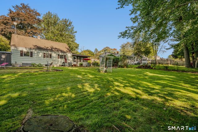 42 Oak Hill Road, Montville, CT 06370