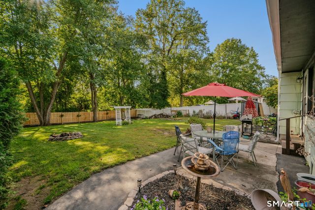 42 Oak Hill Road, Montville, CT 06370