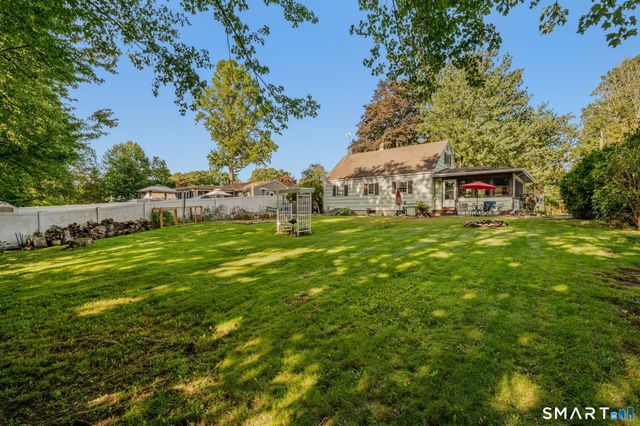 42 Oak Hill Road, Montville, CT 06370