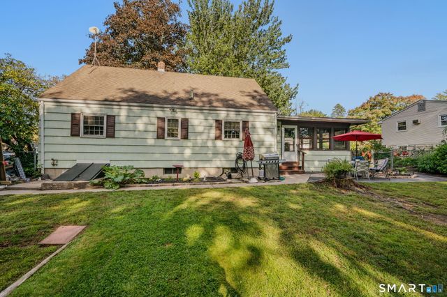 42 Oak Hill Road, Montville, CT 06370