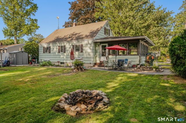 42 Oak Hill Road, Montville, CT 06370