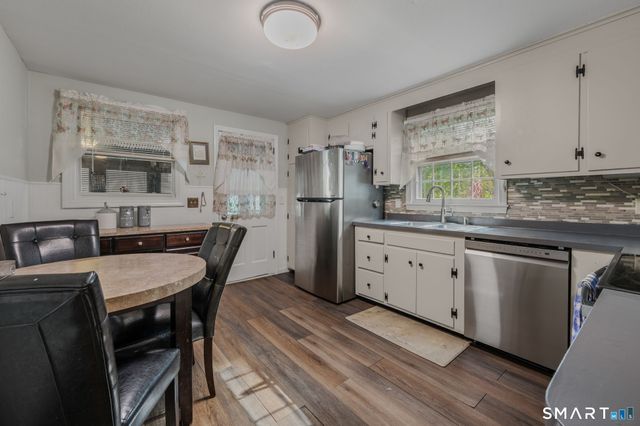 42 Oak Hill Road, Montville, CT 06370