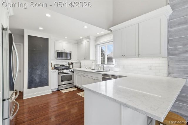 52425 Bryan Michael Drive, Macomb, MI 48042