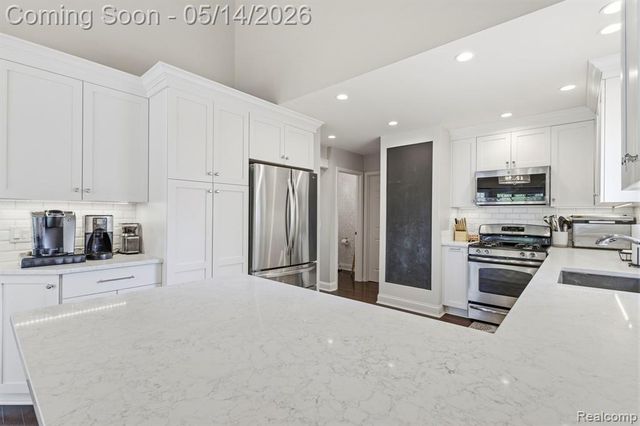52425 Bryan Michael Drive, Macomb, MI 48042