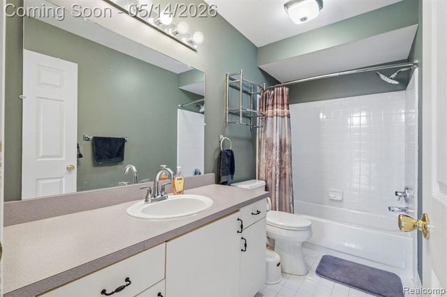 52425 Bryan Michael Drive, Macomb, MI 48042