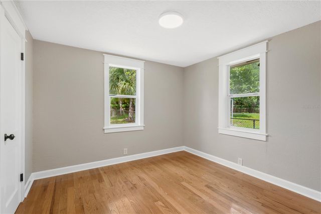 1910 E HENRY AVENUE, Tampa, FL 33610