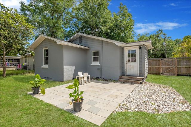 1910 E HENRY AVENUE, Tampa, FL 33610