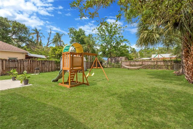 1910 E HENRY AVENUE, Tampa, FL 33610