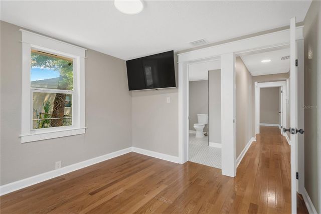 1910 E HENRY AVENUE, Tampa, FL 33610