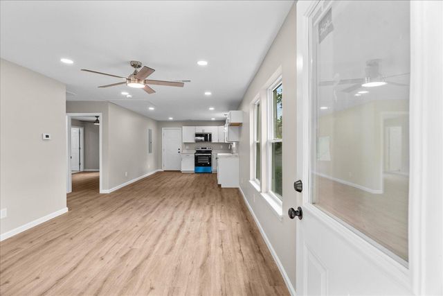1366 Lakeview Drive, Rossville, GA 30741