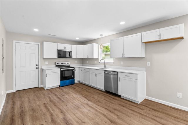 1366 Lakeview Drive, Rossville, GA 30741