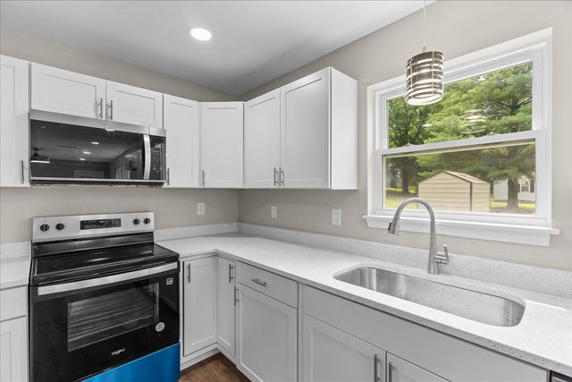 1366 Lakeview Drive, Rossville, GA 30741