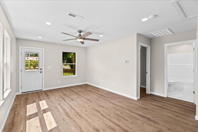 1366 Lakeview Drive, Rossville, GA 30741