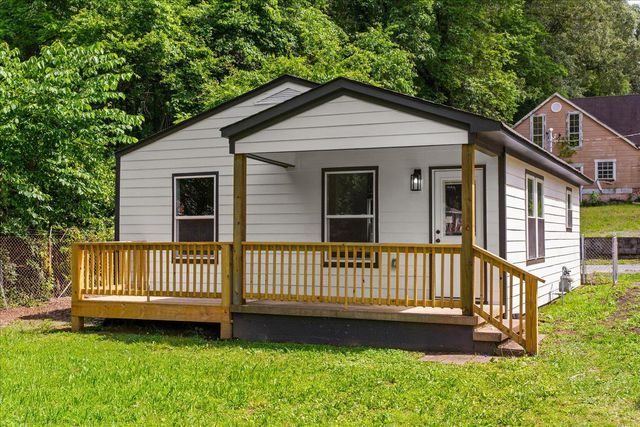 1366 Lakeview Drive, Rossville, GA 30741