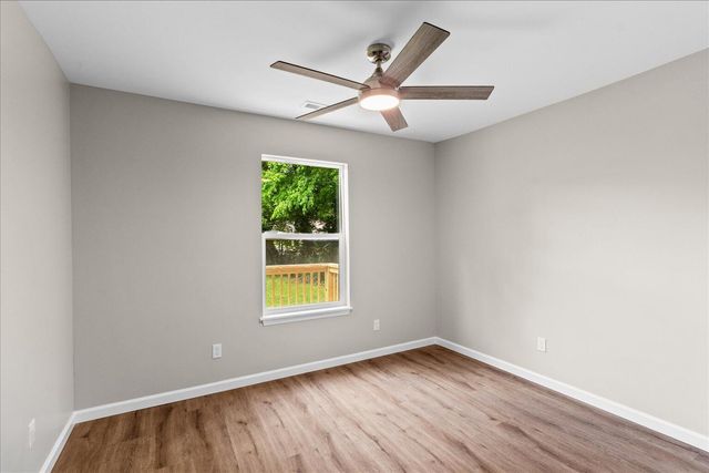 1366 Lakeview Drive, Rossville, GA 30741