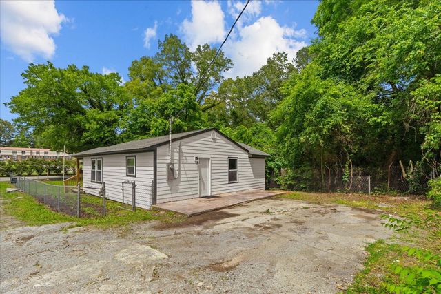 1366 Lakeview Drive, Rossville, GA 30741