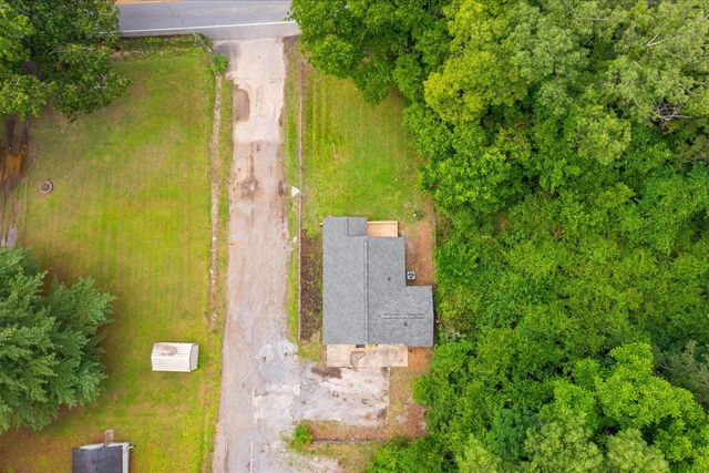 1366 Lakeview Drive, Rossville, GA 30741