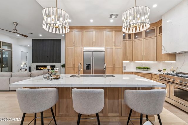 10671 E CARIBBEAN Lane, Scottsdale, AZ 85255