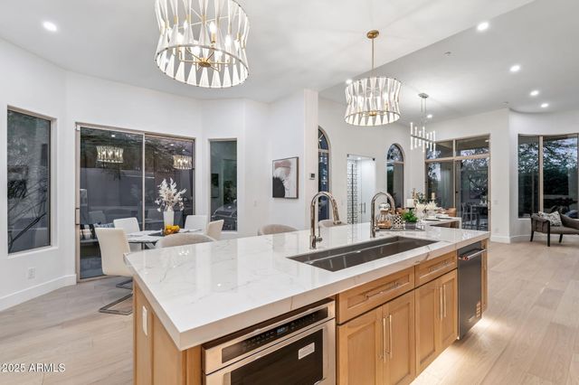 10671 E CARIBBEAN Lane, Scottsdale, AZ 85255