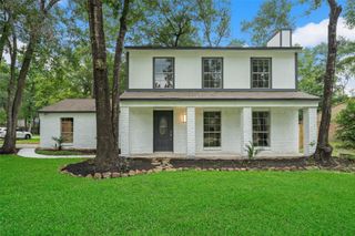 90 Crystal Lake Lane, The Woodlands, TX 77380