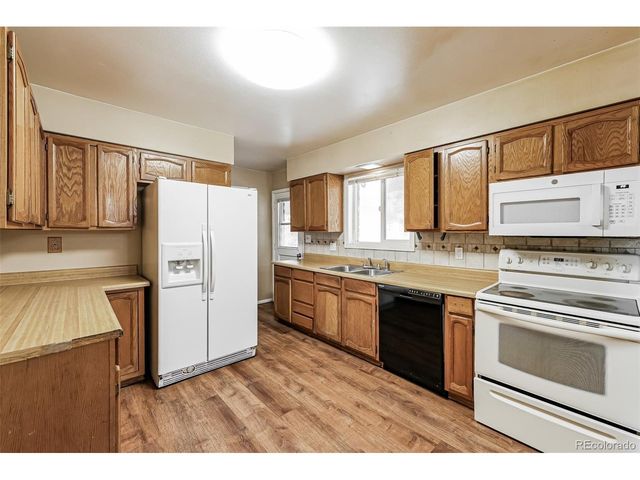 432 S Potomac Cir, Aurora, CO 80012