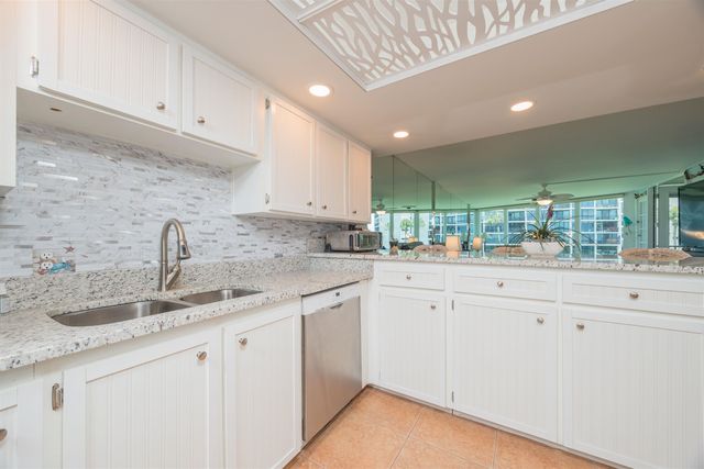 1 Dondanville Rd 116C, St Augustine, FL 32080