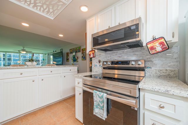 1 Dondanville Rd 116C, St Augustine, FL 32080