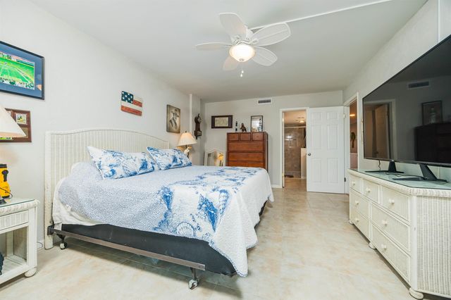 1 Dondanville Rd 116C, St Augustine, FL 32080