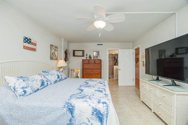 1 Dondanville Rd 116C, St Augustine, FL 32080