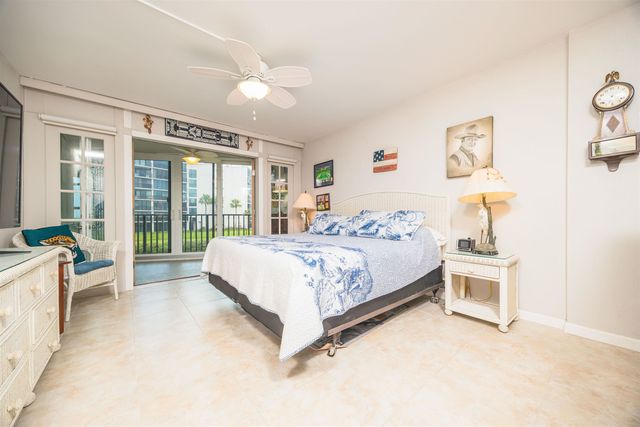 1 Dondanville Rd 116C, St Augustine, FL 32080