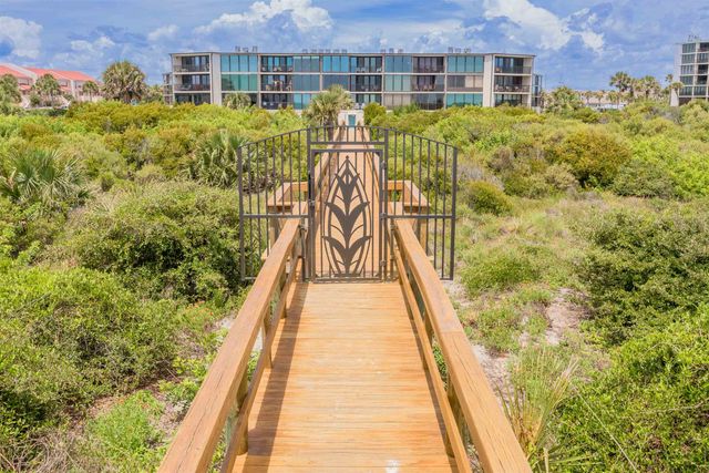 1 Dondanville Rd 116C, St Augustine, FL 32080