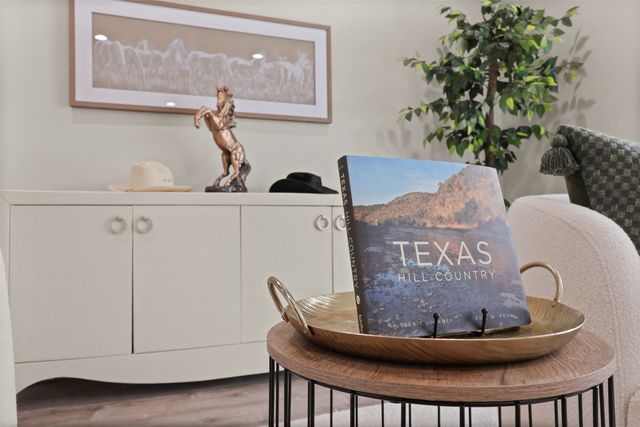 6350 Glennox Lane, Dallas, TX 75214