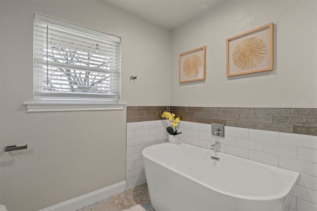 6350 Glennox Lane, Dallas, TX 75214