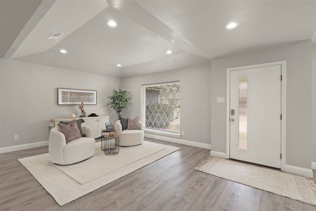 6350 Glennox Lane, Dallas, TX 75214