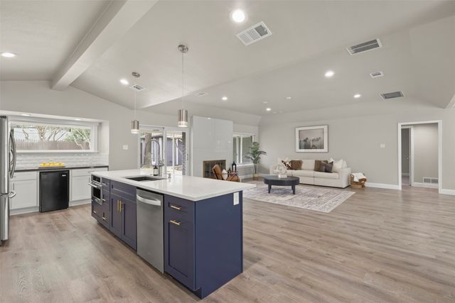 6350 Glennox Lane, Dallas, TX 75214