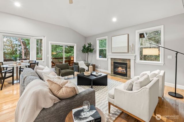 1010 Potlatch Drive, Fox Island, WA 98333