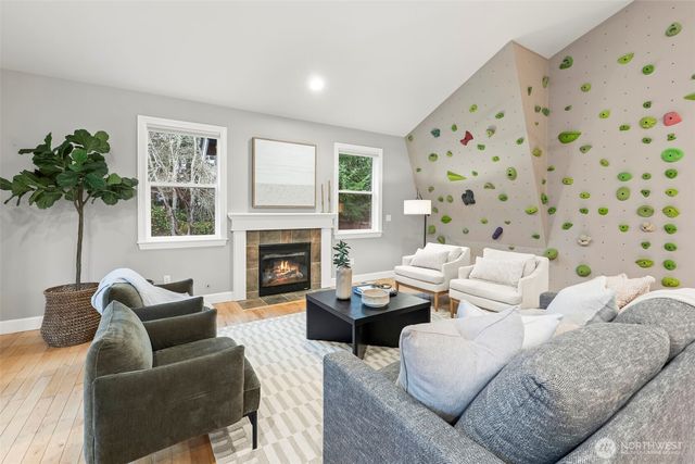 1010 Potlatch Drive, Fox Island, WA 98333