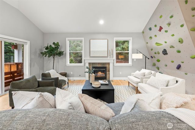 1010 Potlatch Drive, Fox Island, WA 98333