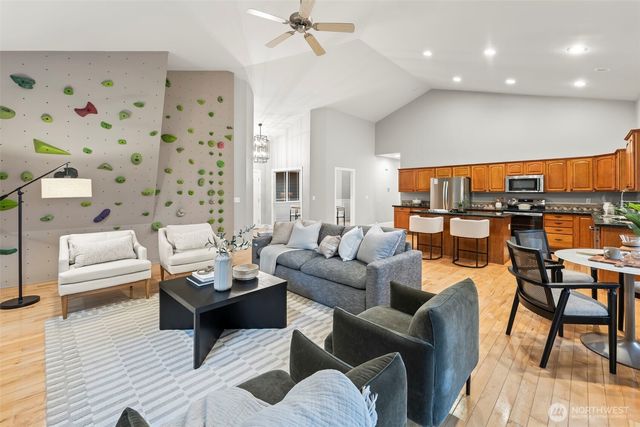 1010 Potlatch Drive, Fox Island, WA 98333